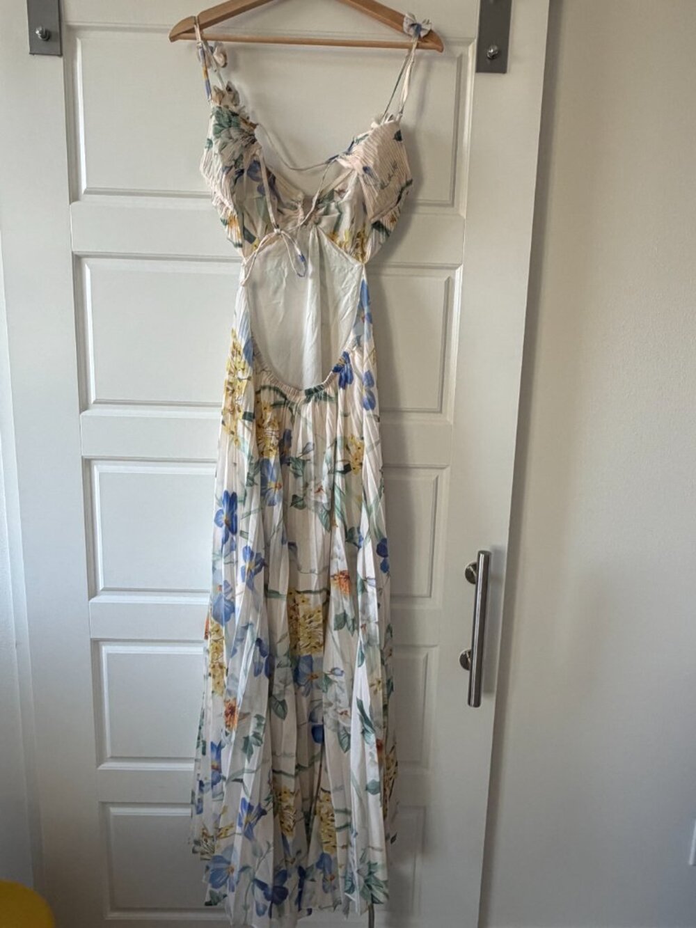 Astr The Label Emese Floral Pleated Maxi Dress Blue multi floral NWT Size S - Picture 7 of 8